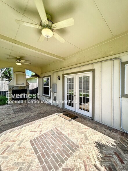 Building Photo - 2701 Deeringhill Dr