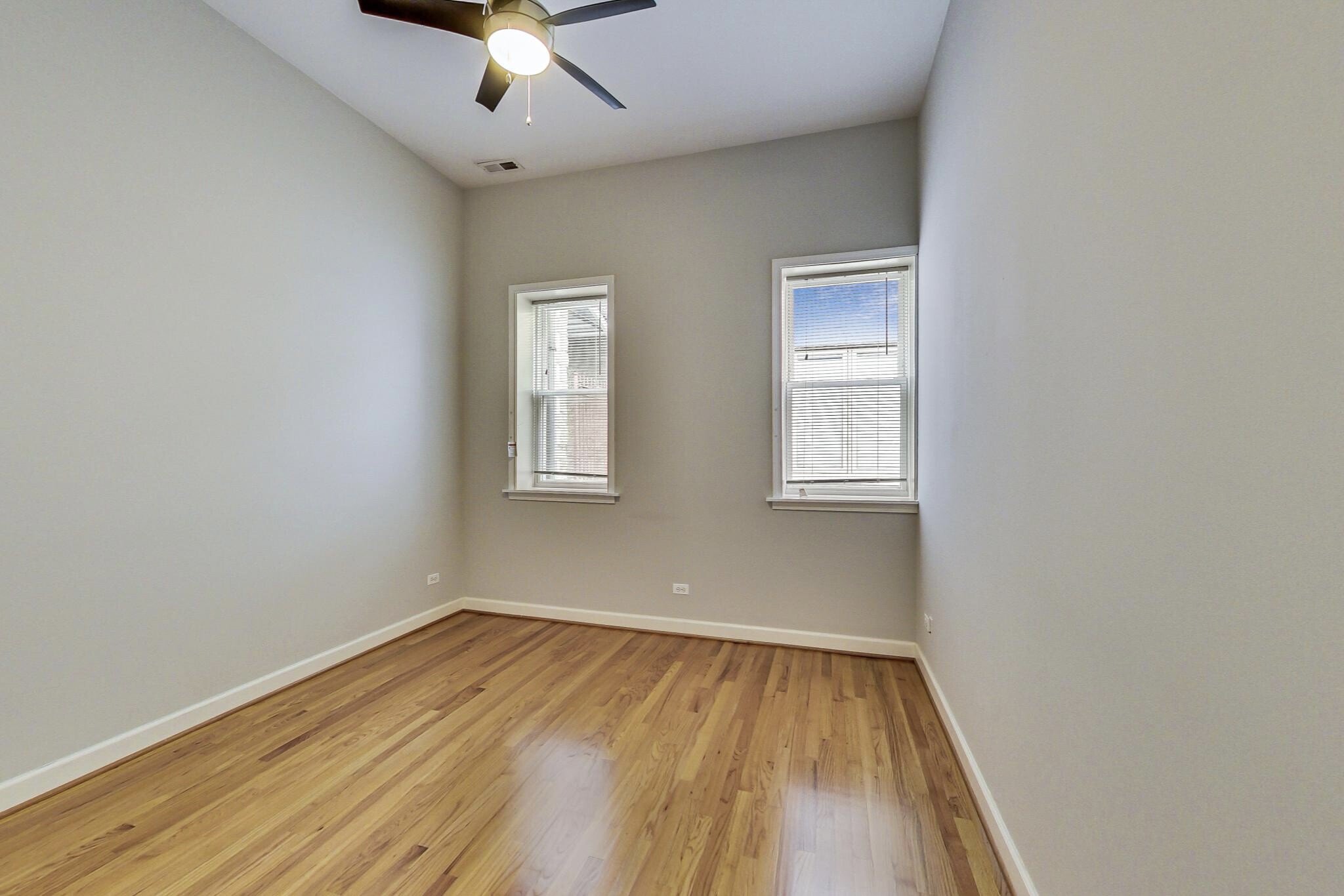 Building Photo - 2849 N Lincoln Ave