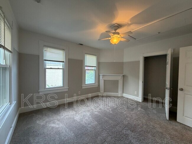Building Photo - 1110 Park Ave