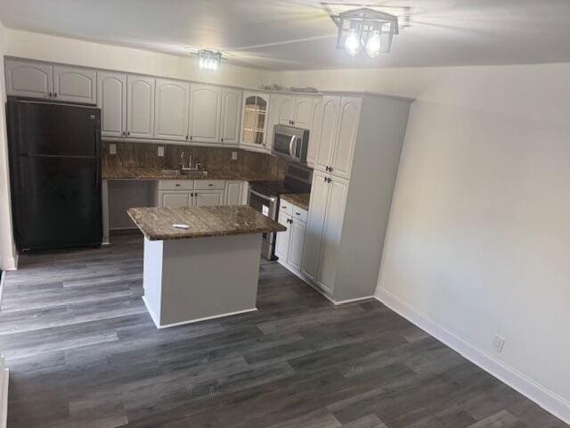 Building Photo - 724 Springdale Cir