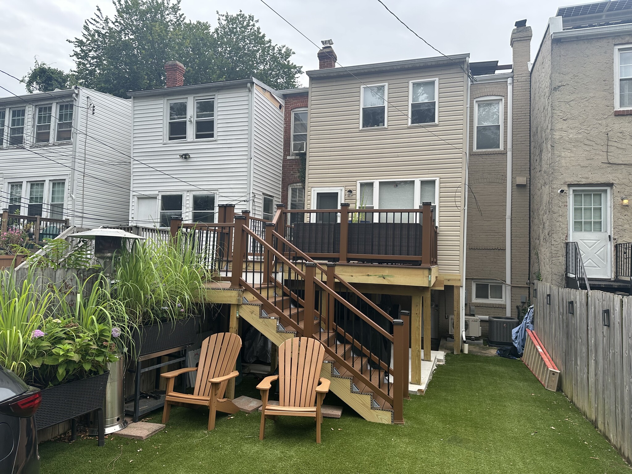Backyard/deck - 921 Farragut St NW