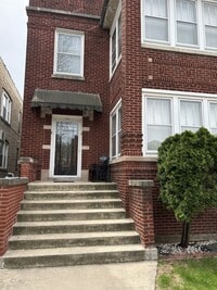Building Photo - 5107 W Cullom Ave