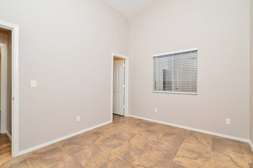 Building Photo - 9585 E Paseo Juan Tabo