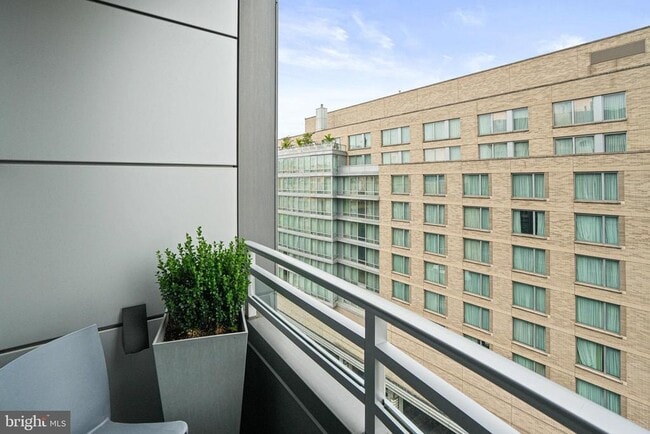 Building Photo - 1177 22nd St NW