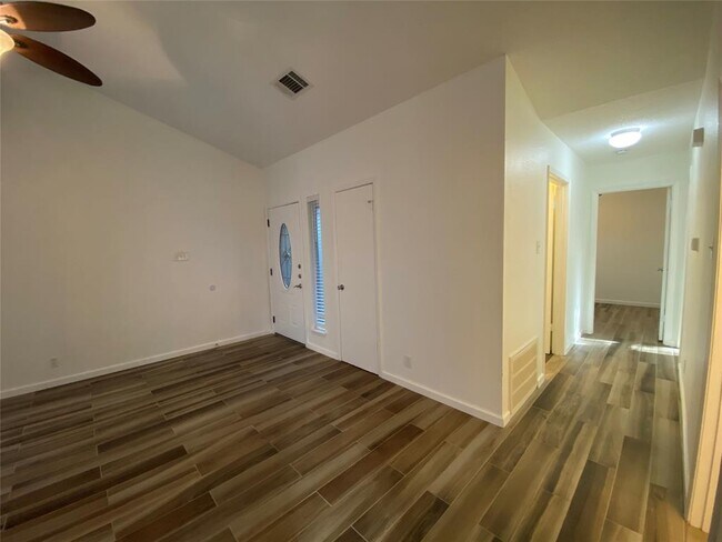Building Photo - 9618 Sugar Hill Dr