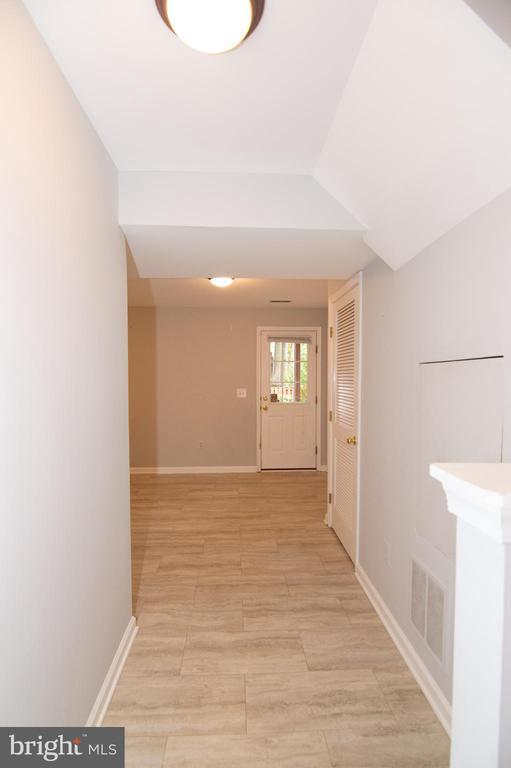 Building Photo - 110 Ingle Pl
