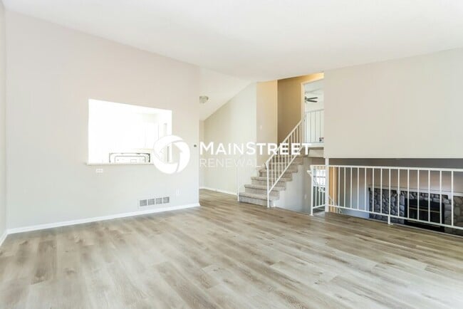 Building Photo - 3 Bedroom Pet-Friendly Home in Centennial, CO with Main Street Renewal