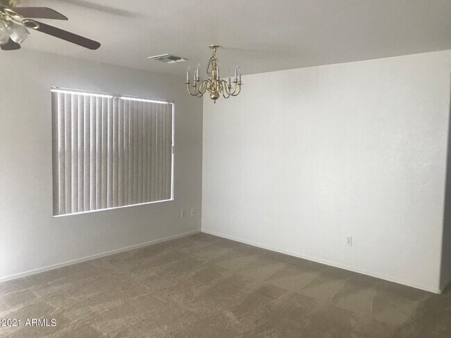 Building Photo - 1033 S San Vincente Ct