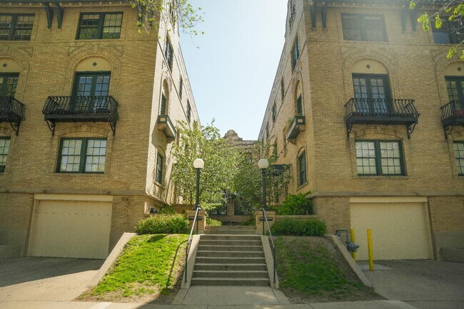 Building Photo - 960 Sherman St