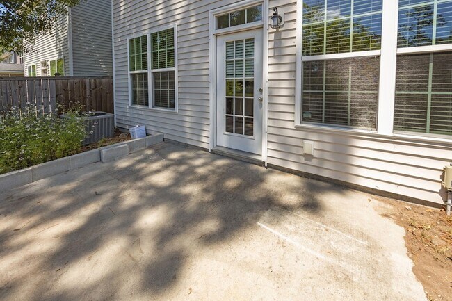 Building Photo - 8988 Cat Tail Pond Rd