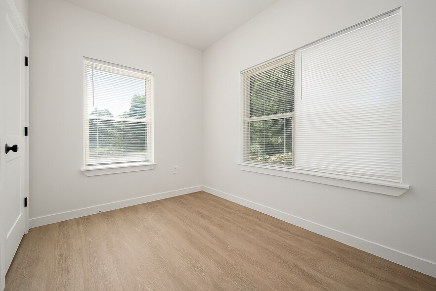 Building Photo - 413 Bay Shore Ave