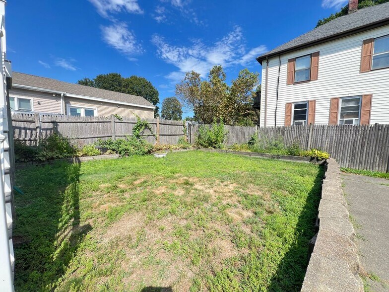 Building Photo - 1 Mill St Ct