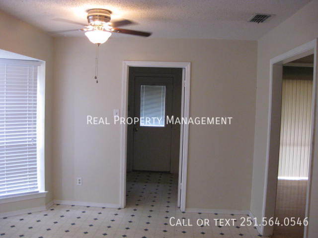 Building Photo - 5710 Green Hill Ct