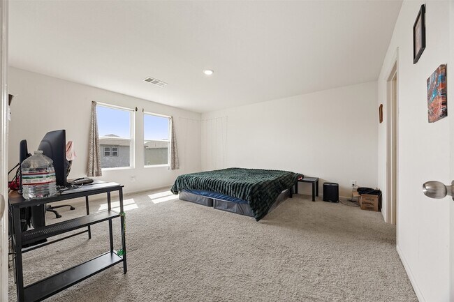 Building Photo - 7826 Pink Dahlia Dr