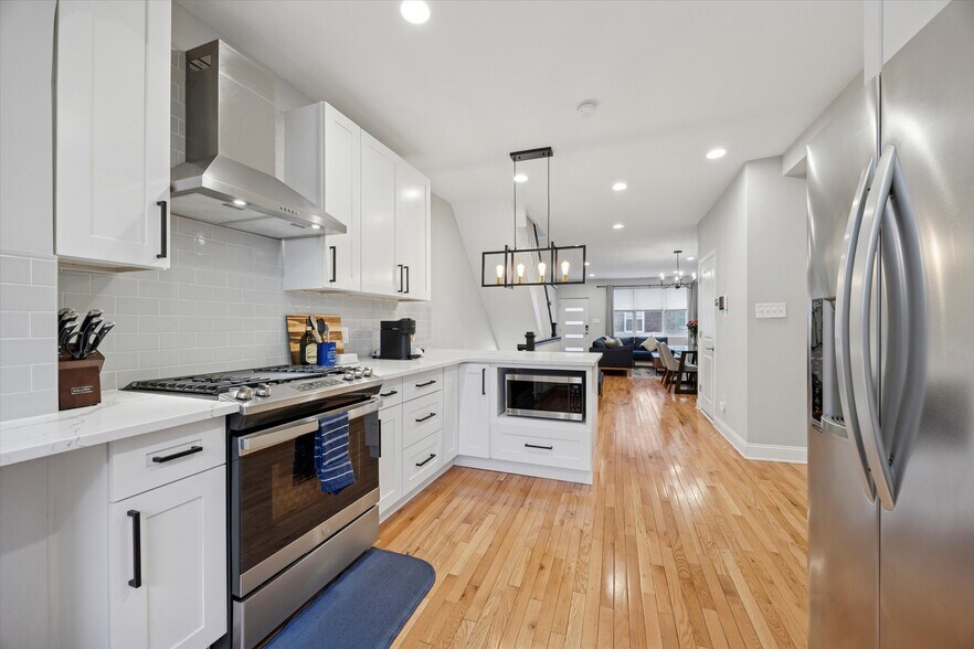 Building Photo - 1525 S 29th St