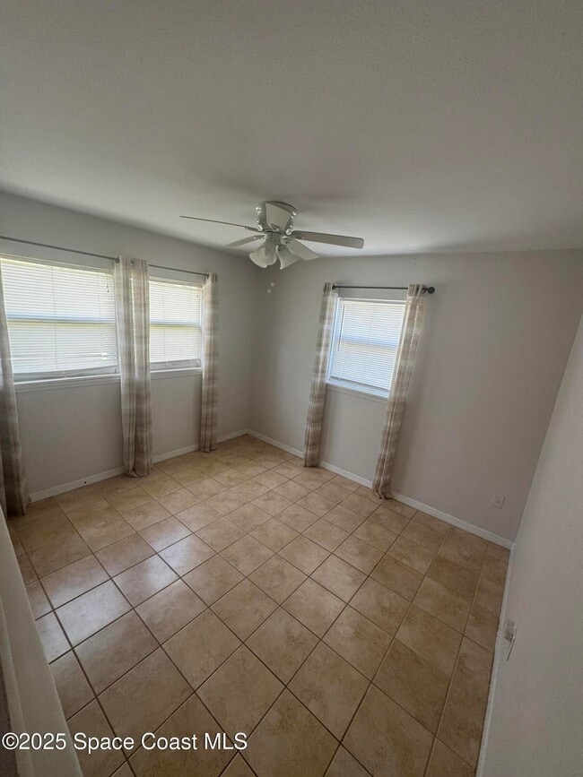 Building Photo - 1953 Harrison Ave