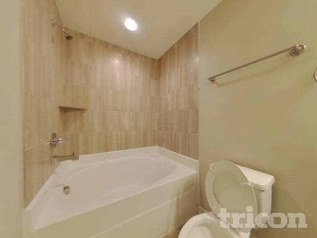 Building Photo - 121 Hickory Sta Ln