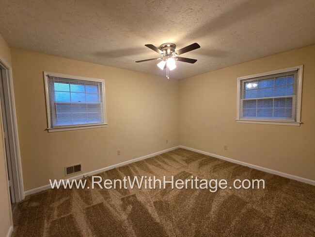 Building Photo - GREAT NEWS! 3 BEDROOM/ 2 BATH HOME WITH PARTIAL FINISHED BASEMENT