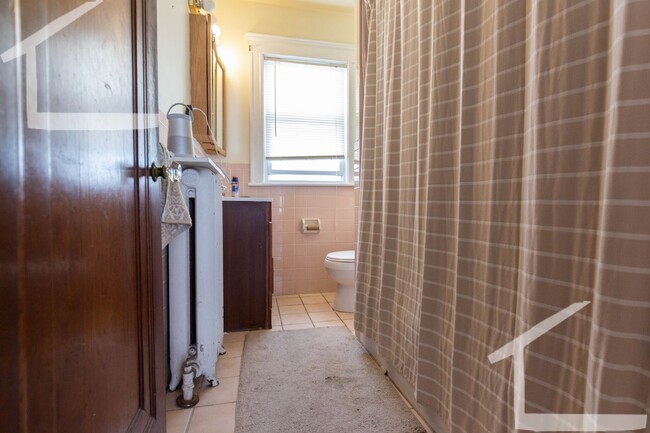 Building Photo - 9/1 Huge 4BR/2BA near Comm Ave, Brighton C...