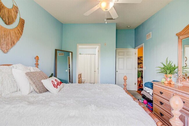 Building Photo - 2344 Golden Lake Loop