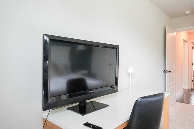 Building Photo - 967 Glass St