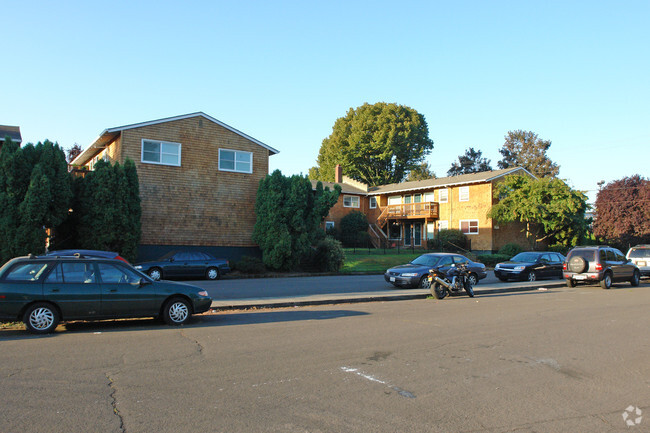 Primary Photo - Waverleigh Apartments