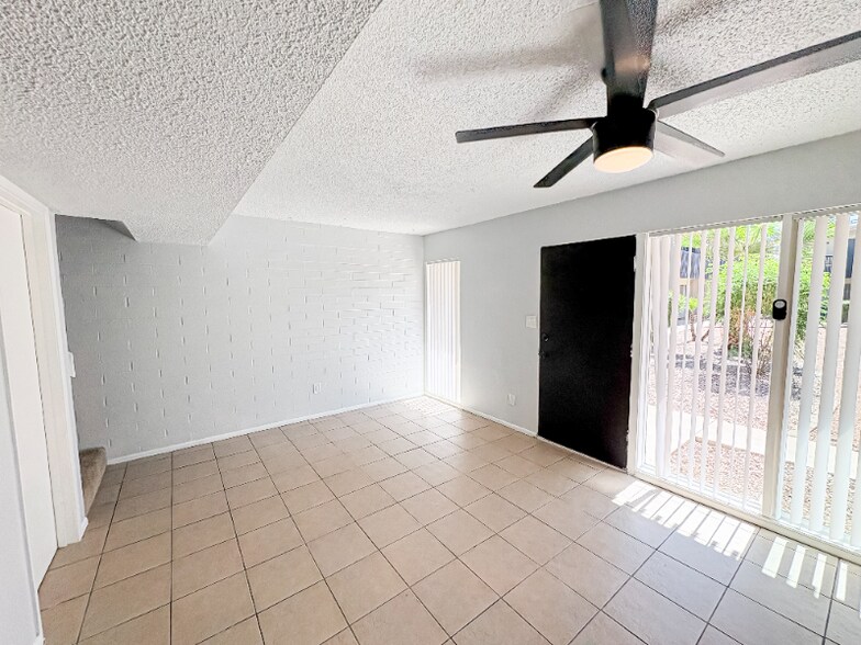 Building Photo - 6802 N 17th Ave
