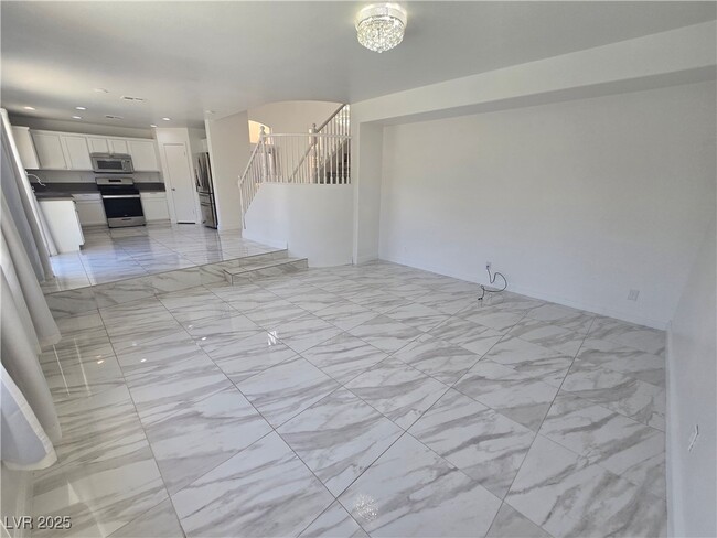 Building Photo - 9893 Canyon Peak Dr