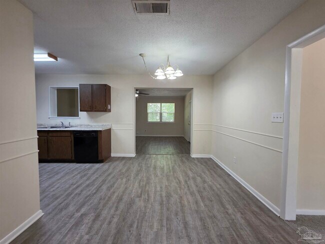 Building Photo - 4925 La Ceiba Dr
