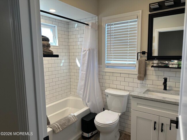 Building Photo - 102 New Jersey Ave