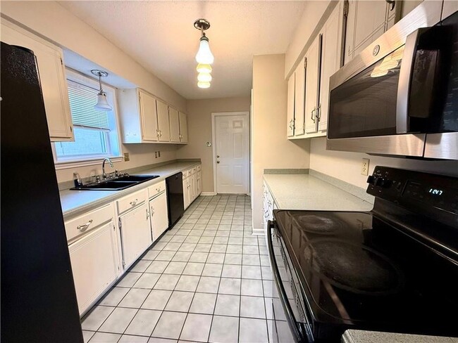 Building Photo - 450 Lenwood Dr