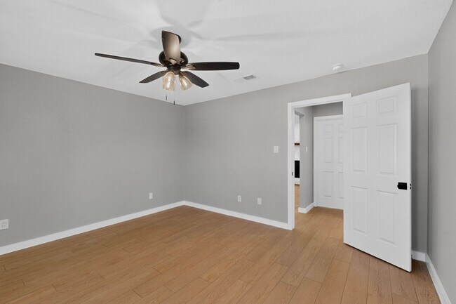 Building Photo - Newly Renovated Home In Watauga Ready To Be Yours!!!!