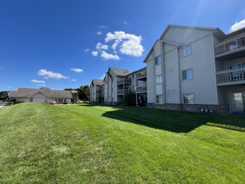 Building Photo - Stone Creek Apartments