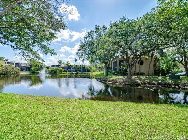 Building Photo - 2800 SW 87th Ave