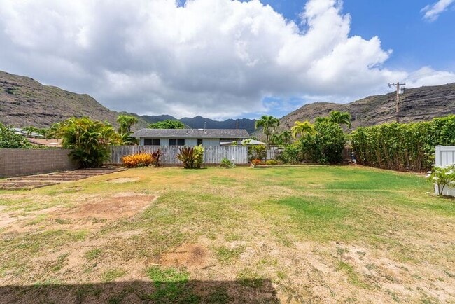 Building Photo - 280 Kuliouou Rd