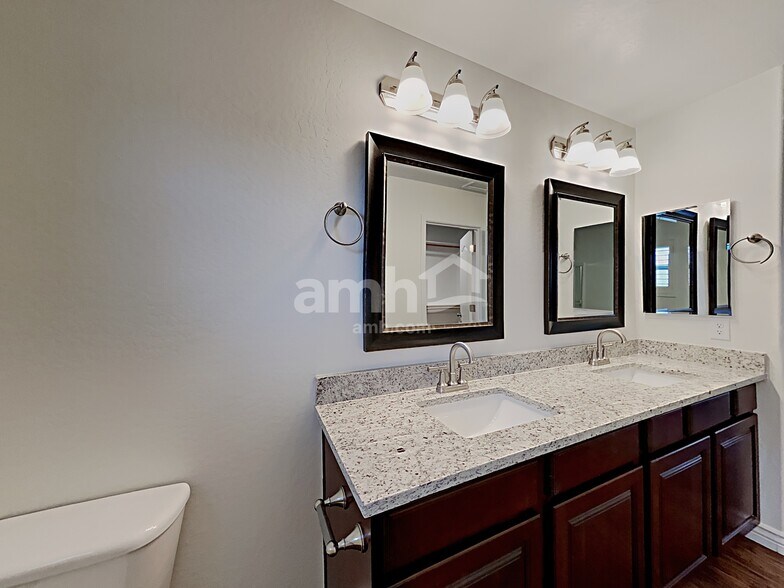 Building Photo - 17464 W Mauna Loa Ln