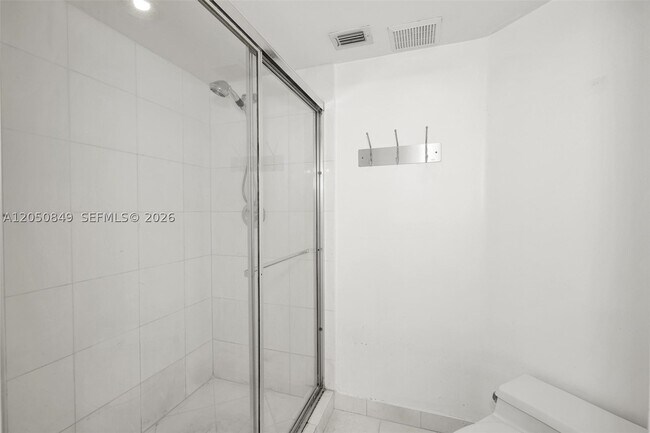 Building Photo - 3530 Mystic Pointe Dr