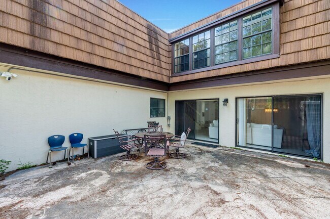 Building Photo - 111 Weybridge Cir