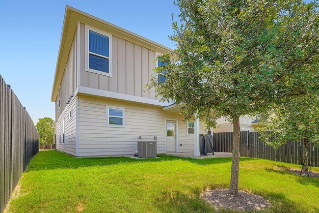 Building Photo - 9708 Dawn Pearl Dr