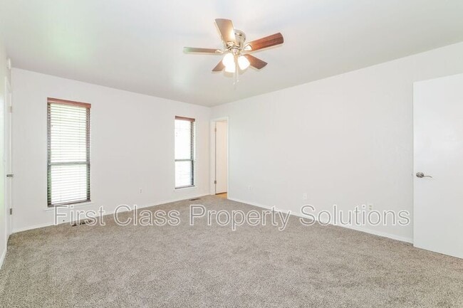 Building Photo - 713 Sage Brush Rd