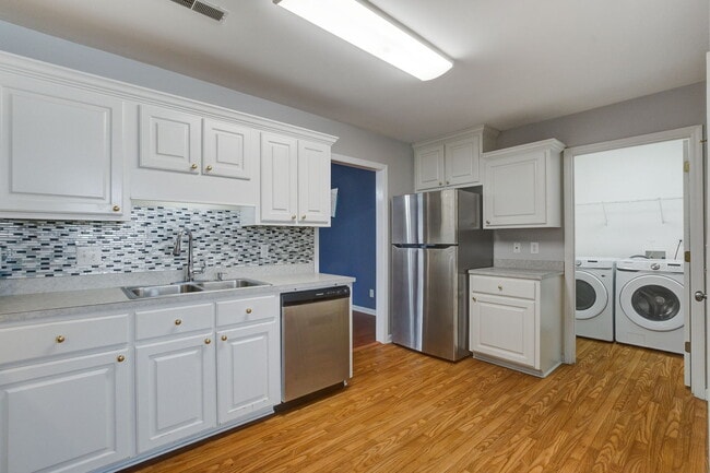 Building Photo - 7856 High Maple Cir