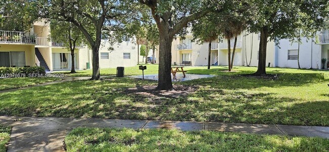 Building Photo - 411 Executive Center Dr