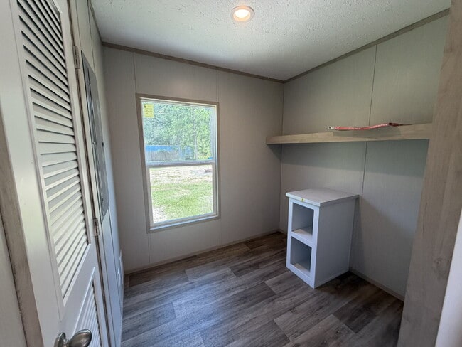 Building Photo - Mobile Home for Rent