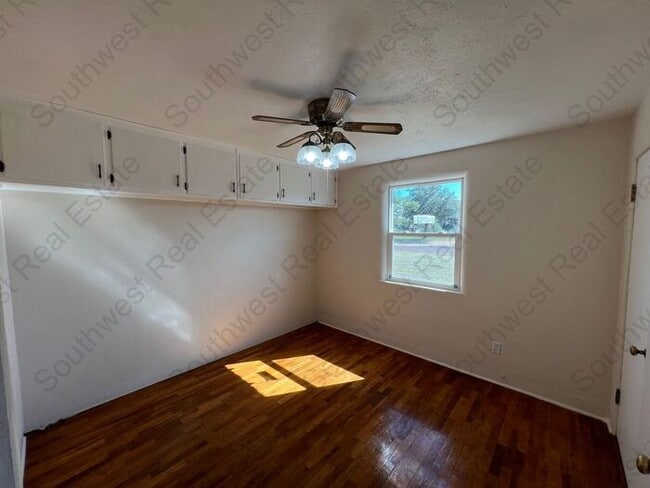 Building Photo - Beautiful Newly Renovated 3 Bedroom 2 Bath...