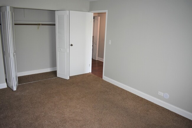 Building Photo - 121 N Gregory St