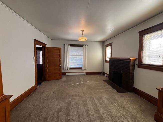 Building Photo - Spacious 1-Bedroom Apartment with Office Space Near Downtown Colorado Springs!
