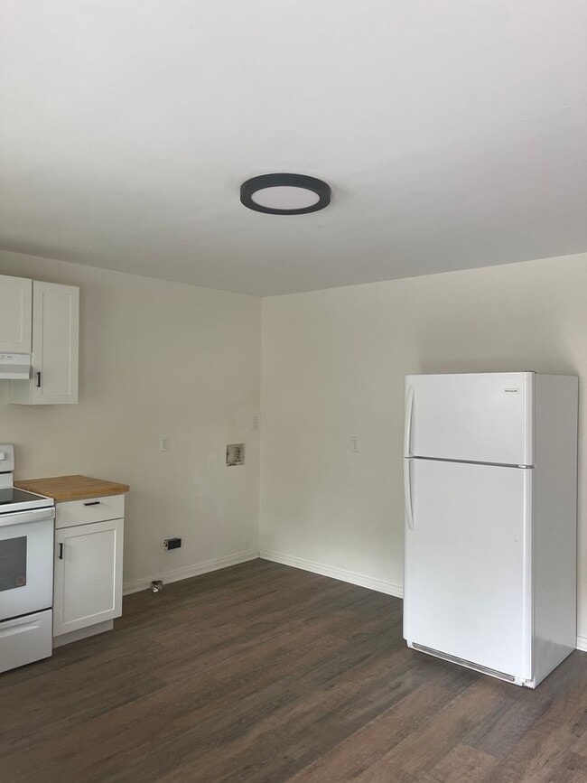 Building Photo - 109 Signal View St