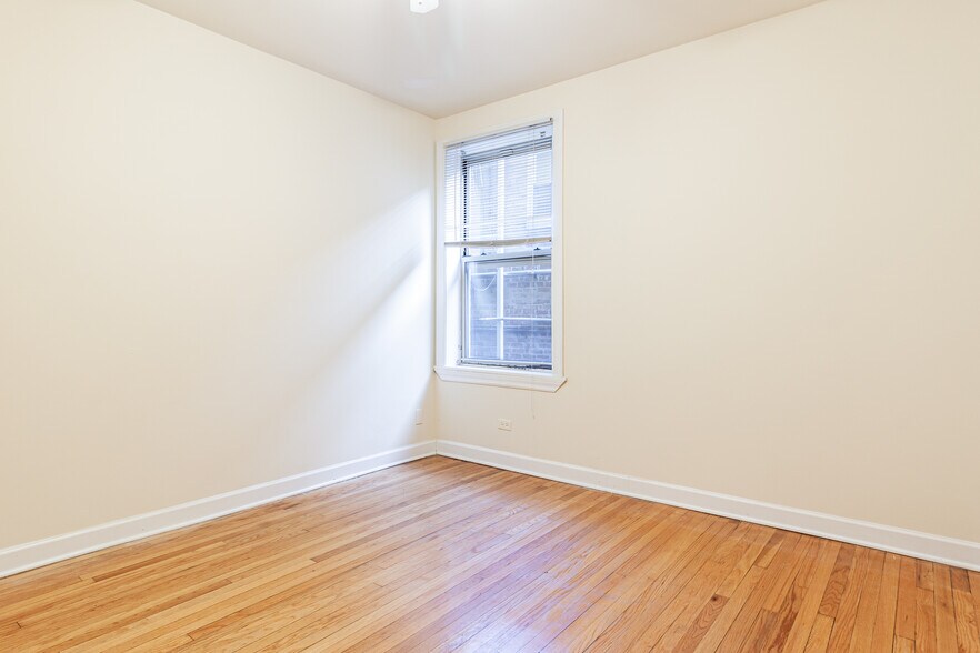 Building Photo - 540 W Aldine Ave