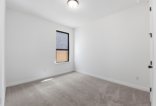 Building Photo - 5019 Field Sparrow Ln