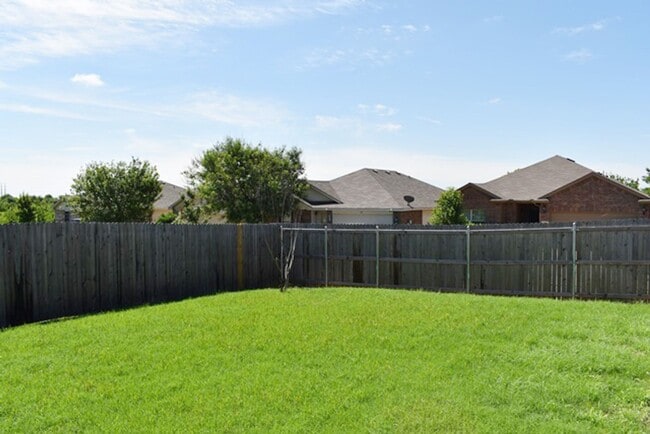 Building Photo - 14000 Silkwood Dr
